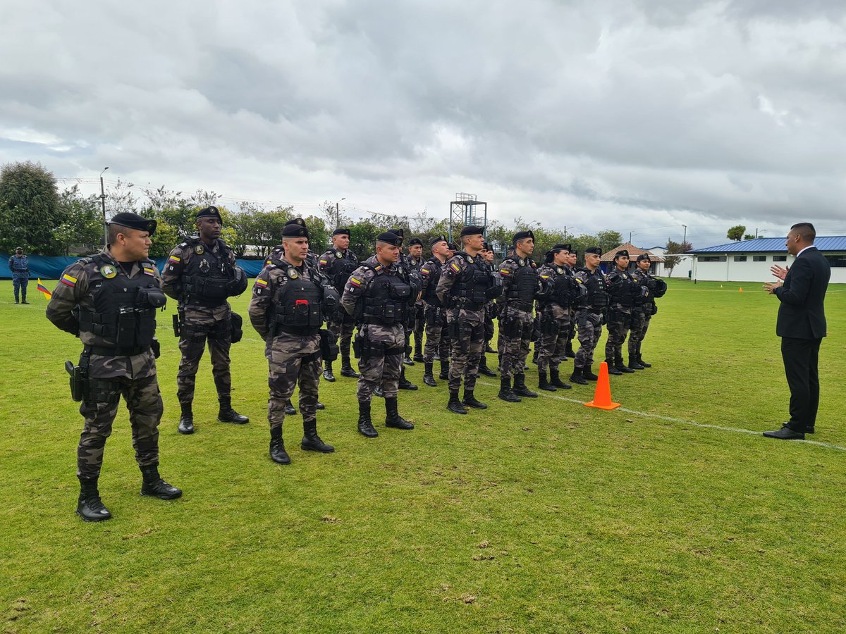 #Aestahora en nuestra #Escuela 22 funcionarios del GROPE se preparan para presentar la "Pista táctica de ejercicios funcionales". Los mejores representarán al Instituto en el "Mock Prision Riot" en West Virginia.