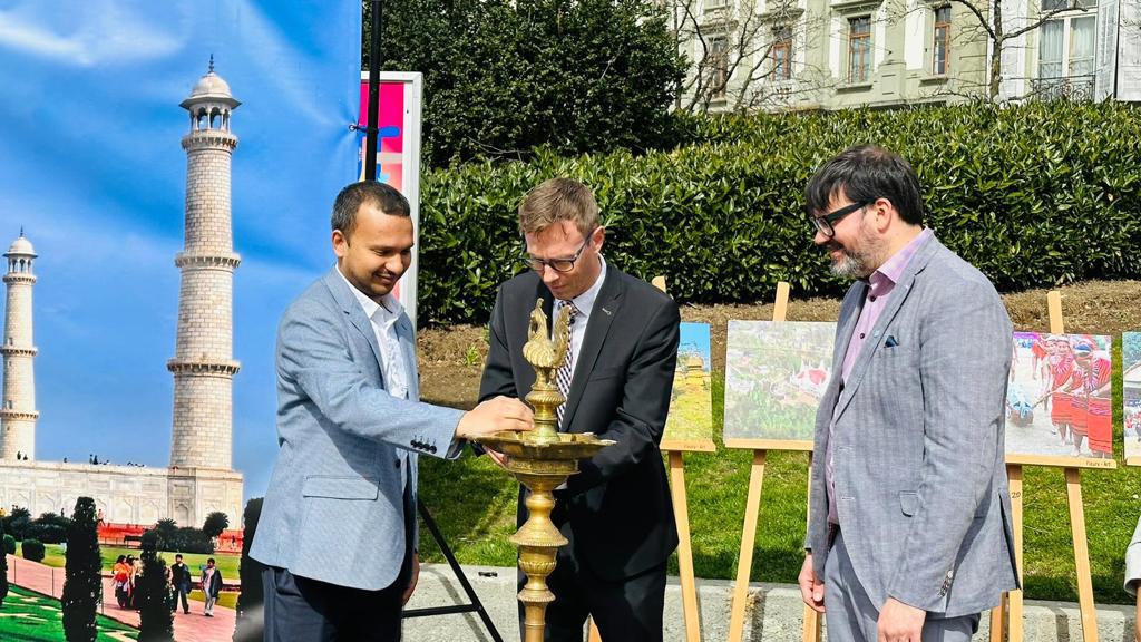 In the city of Fribourg named as "Swiss Food Capital 2023",@indiainswiss inaugurated the "International Year of Millets" celebrations in Switzerland. To explore the health benefits of "Nutri Cereals", Deputy Mayor of Fribourg &amp; Cd'A released the Millets Recipe Catalogue.
#IYM2023