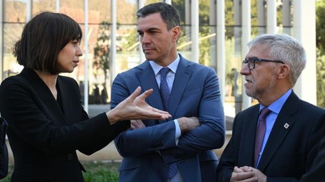 ComputerworldES's tweet image. En una visita al @BSC_CNS, Pedro @sanchezcastejon ha reafirmado su compromiso por convertir a España en líder europeo en #supercomputación, y reforzar la autonomía estratégica de la Unión Europea como eje prioritario para la próxima presidencia española. bit.ly/3JKYb7r