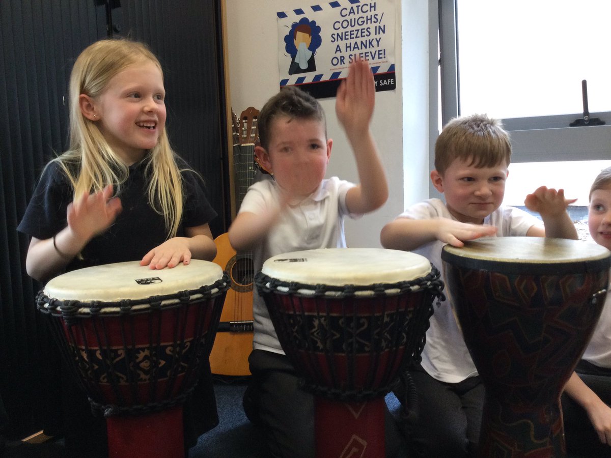 Children always want to play a drum in my music lessons…and occasionally I let them! 😂 Just look at the joy it brings! @WCommonPS