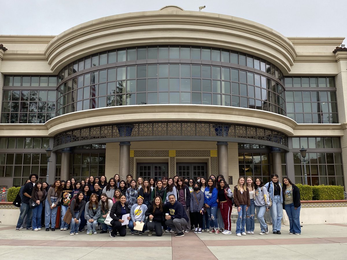 Excited to have over 50 of our Highlanders at the Mujeres (Female) Achieving Success (MAS) Conference at Fullerton College! <a href="/lahabraguidance/">LHHS Counselors</a> <a href="/fjuhsd/">Fullerton Joint Union High School District</a> <a href="/LaHabraHS/">La Habra High School🏴󠁧󠁢󠁳󠁣󠁴󠁿</a> 🙌🏼💙🏴󠁧󠁢󠁳󠁣󠁴󠁿