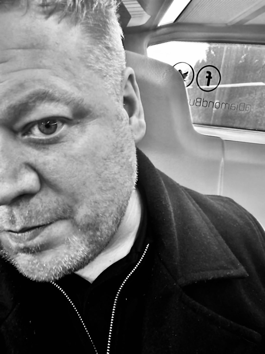 Carl 🐝 tweet media