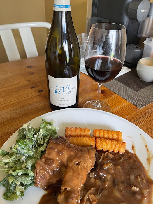 joukesp's tweet photo. #MondayLunch #RabbitWithPrunes #Croquettes #Salad #Spätburgunder
From beginning to end. No mistakes. Perfect result.
Finishing the excellent Spätburgunder by Georg Mosbacher.
Excellent start of the new week!
Stay happy, you all! https://t.co/QxYnZtpJQw