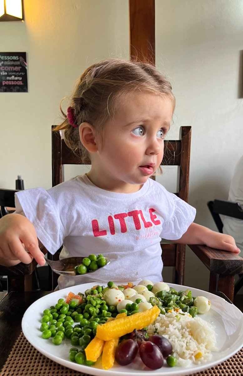 uaiiluna's tweet photo. 🌸 Almoço da Liz

Morro de orgulho da minha sapequinha, um prato cheio de proteína e ela come tudinho sem fazer cara feia. Pensa numa princesa comilona, eu amo mais que tudooo!! 🍛💛
@kuttlerLiz https://t.co/fSLATAYA70