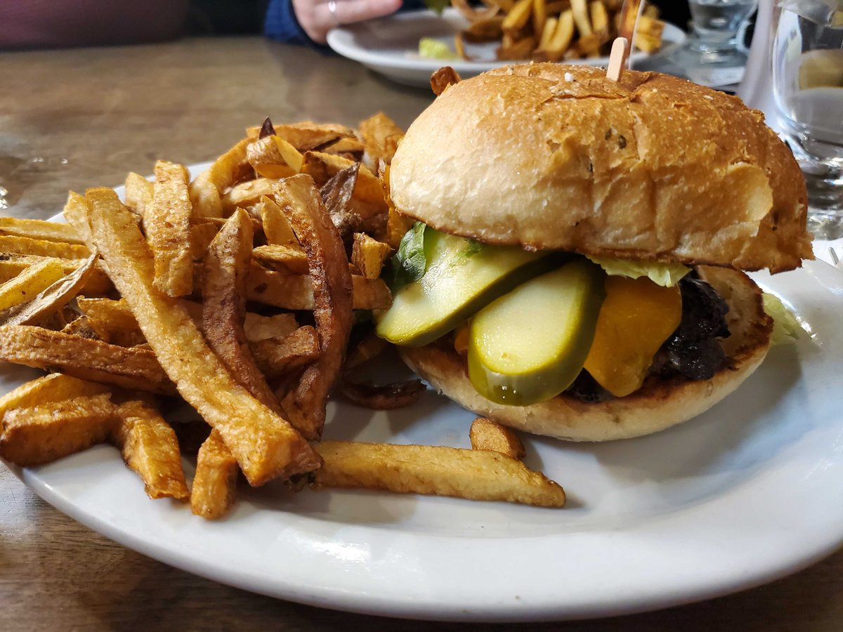 #yfcburgerbattle23 burg #7: the Sitansisk burger from Pine Tree Pub. The patty was quite flavourful (a friend of mine thought it may have had onion soup mix in it?) but overall this was fairly unremarkable. Good, but not special