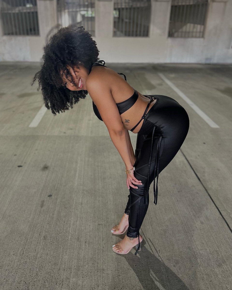 Tajxlynn's tweet photo. Happy birthday 2 meee 🧁💕 https://t.co/zOmtex0UBJ