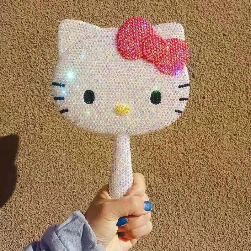 KuruStore's tweet photo. Looking for a cute and shiny vanity mirror? Check out this Kawaii Kitty design! 💖 Order now at https://t.co/RLIyZzhNaT and add some cuteness to your beauty routine. #VanityMirror #Kawaii #BeautyEsentials https://t.co/bRy9tQ4yIi