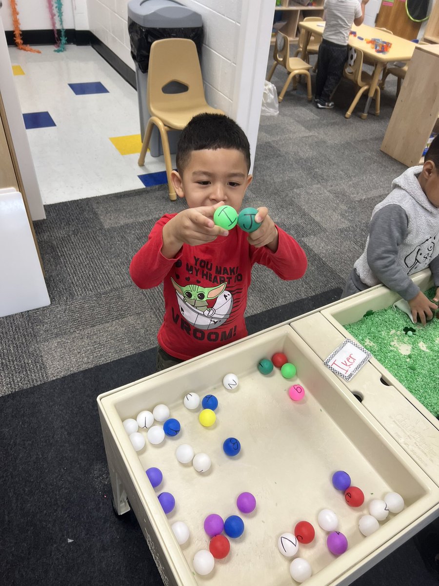MTSDPreschool's tweet photo. Mrs. Kunzman’s class learning about and exploring balls ⚽️ 🏀 @MTSDnews https://t.co/aEUbU95emz