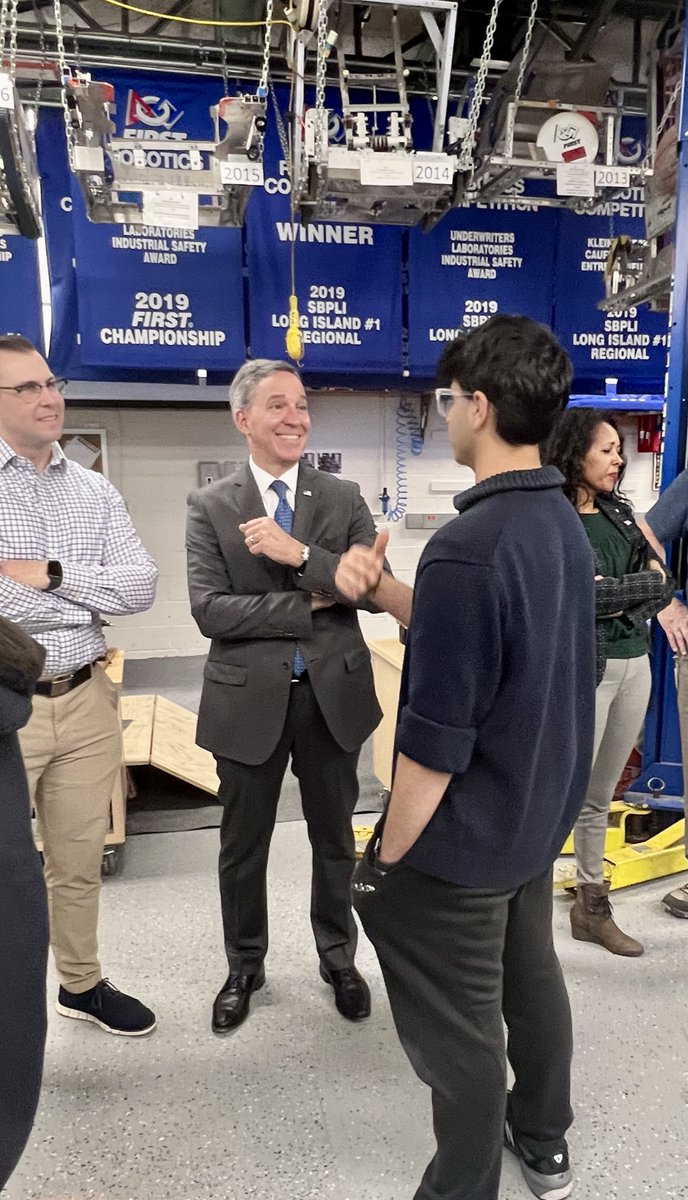 SenatorMartins's tweet image. Great Neck South’s Rebel Robotics plans on bringing home the trophy to their school and our district. 

Good luck to these tech geniuses, and we believe in you!

#roboticsainews #LongIsland