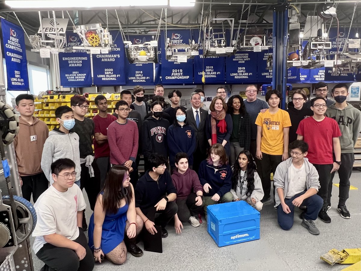 SenatorMartins's tweet image. Great Neck South’s Rebel Robotics plans on bringing home the trophy to their school and our district. 

Good luck to these tech geniuses, and we believe in you!

#roboticsainews #LongIsland