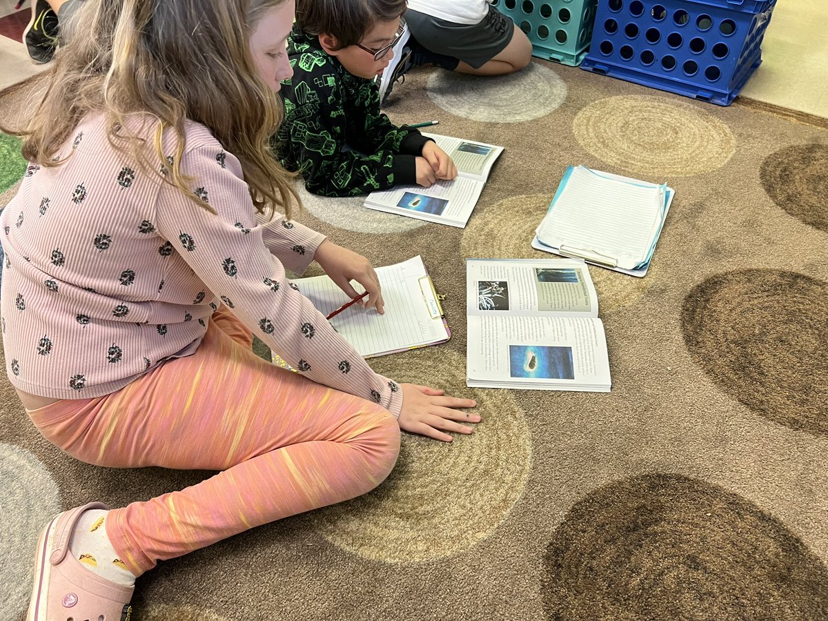 KimberlyCastner's tweet photo. #castnerkids hard at work with partners learning about mid-ocean ridges, seamounts, and hydrothermal vents. Love their engagement with this CKLA unit on geology @StallingsESNC @UCPSNC @AGHoulihan https://t.co/xw1z98GRp4