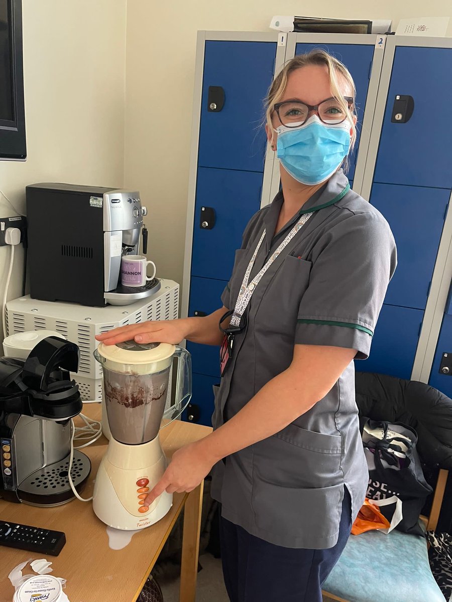 Alice helping prepare milkshakes for 1st day of nutrition week on Harvey 1 . Everyone reported them to be very tasty. It’s what you need to help you recover from elective orthopaedic operations . 😁😁