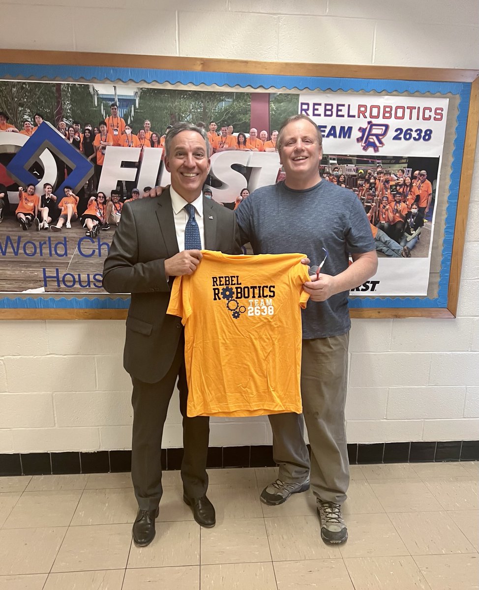 SenatorMartins's tweet image. Great Neck South’s Rebel Robotics plans on bringing home the trophy to their school and our district. 

Good luck to these tech geniuses, and we believe in you!

#roboticsainews #LongIsland