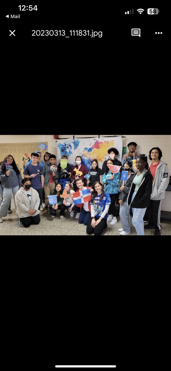 gcsd_wlenl's tweet photo. Foreign Language Week has officially begun! ๐ #glencovepride #embracinginclusivity #sparkingcuriosity #flweek https://t.co/5VIS0zwm40