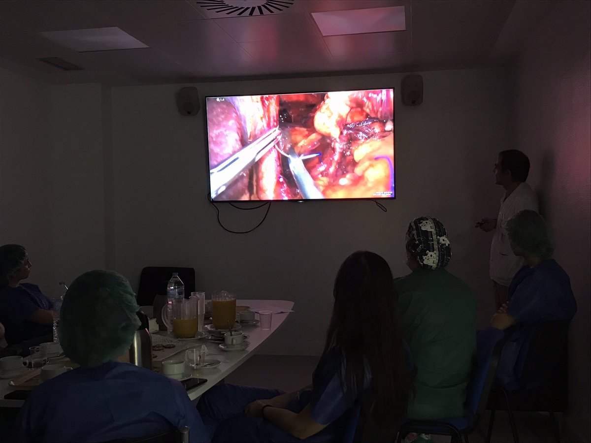 MartiGelonch's tweet photo. Primer dia del XXI Curso de Esofagogástrica para Residentes de la AEC. Patología benigna y quirófano experimental @aecirujanos @aecformacion @AEC_CEG @gordeju @MariaIraola @carlospetrola https://t.co/WwryNKb8H6