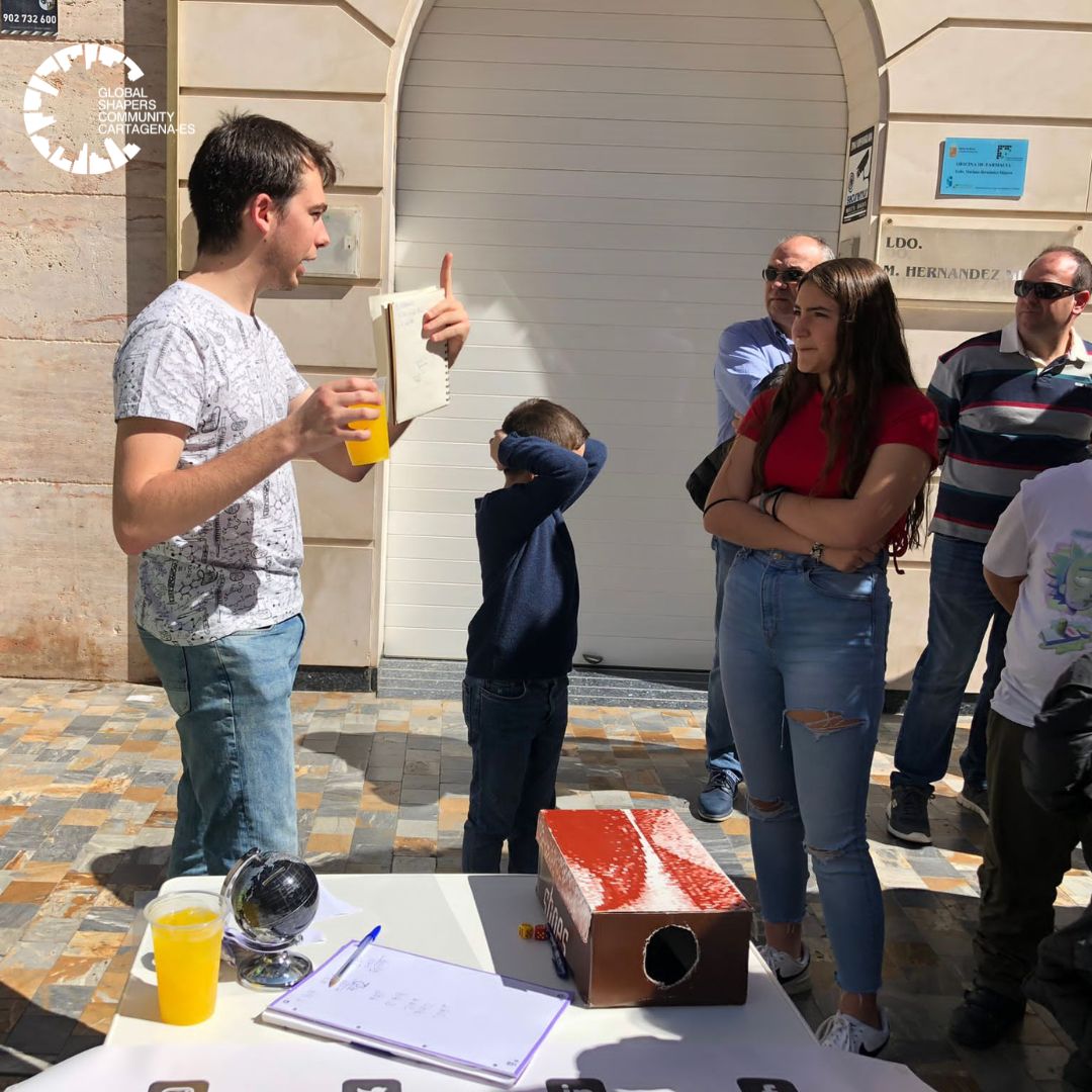 ctshapers_es's tweet photo. ¡Feliz Día de las Matemáticas!♾

El domingo enseñamos el lado más creativo y divertido de las mates. Jugamos de 5 maneras con 50 personas: El lado oculto del dado, El número sorpresa: 1089, Adivinación matemática, Holograma a lo Star Wars, Las iguanas de Dinamarca

G R A C I A S https://t.co/ZfiM1kf8Q2