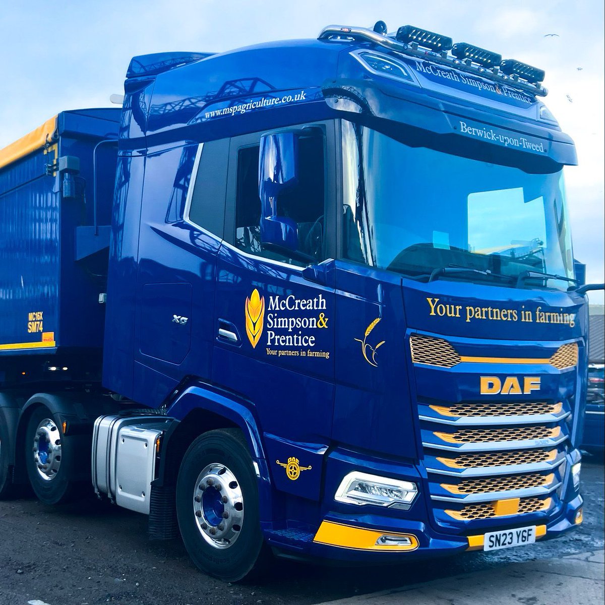 Keep a lookout for this absolute stunner recently delivered to McCreath Simpson & Prentice. 🤩

The new DAF XG runs on HVO fuel, helping to reduce carbon footprint and aiding in the goal of reaching Net Zero. 💪

#newtruck #hvo #alternativefuels #netzero #daftrucks #truckenvy