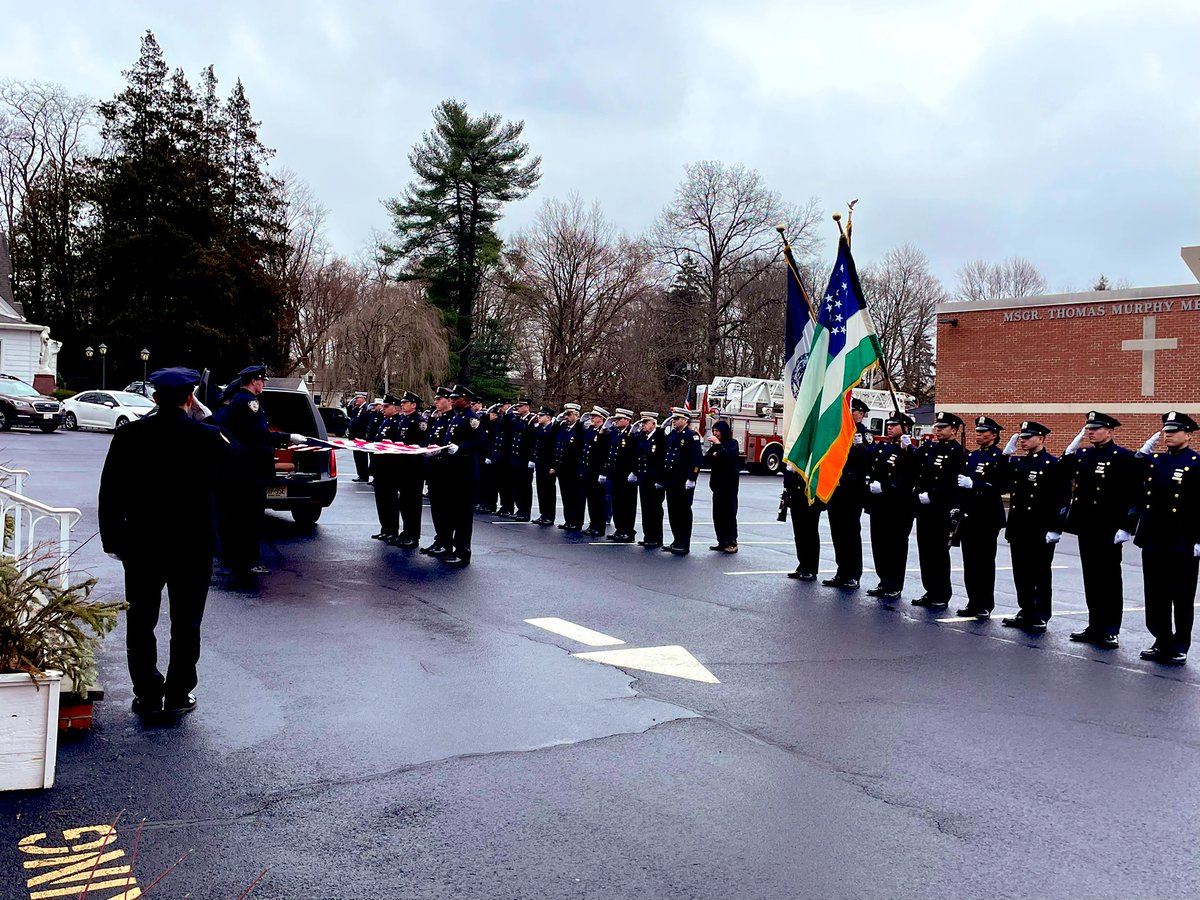 NYPDCeremonial tweet picture