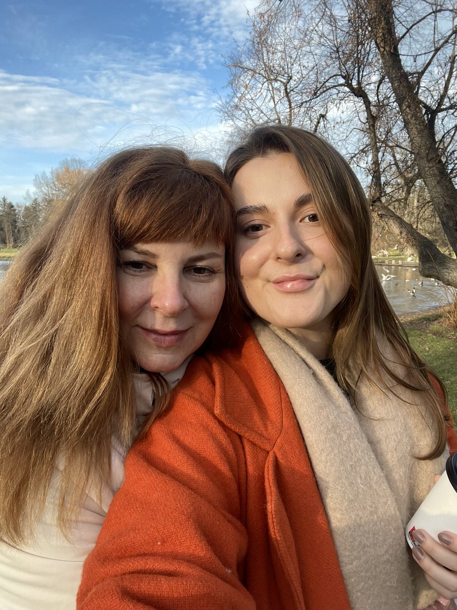 Сьогодні день народження у моєї тупо найкрутішої маман! Хто хоч раз з нею зустрічався той знає яка вона в мене неймовірна🥰 З днем народження Birth giver ❤️