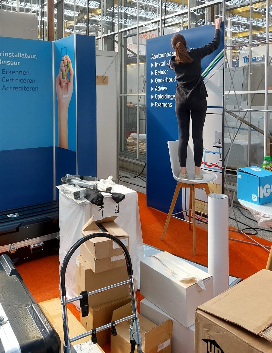 Morgen, dinsdag 14 maart, vanaf 10.00 uur, bent u welkom op de stand van InstallQ op de vakbeurzen Duurzaam Verwarmd en <a href="/solsolint/">Solar Solutions International</a>. Vandaag is de stand opgetuigd waar we u graag ontvangen. Aanmelden voor de vakbeurs kan via deze link: duurzaamverwarmd.nl/partner/instal…