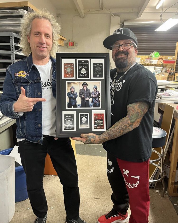 #MotorheadMonday @MTRHEAD_1916
We Create The Collectibles You Love!
[Specializing in Framing Memorabilia]
#allaccess #backstagepasses #rocknroll #sports #casino #movie #collectibles #framedmemorabilia 
=> ebay.com/str/doobiescus…