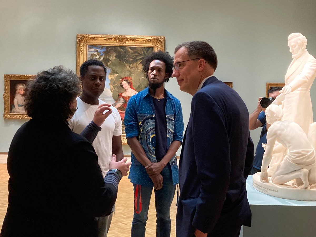 ChazenArtUW's tweet photo. Congratulations to our friend Provost Karl Scholz on his appointment as the 19th president of the University of Oregon. And congratulations to the Jordan Schnitzer Museum of Art on gaining a true advocate for the arts. You are some lucky Ducks!
#JSMA https://t.co/QbwnBgis85