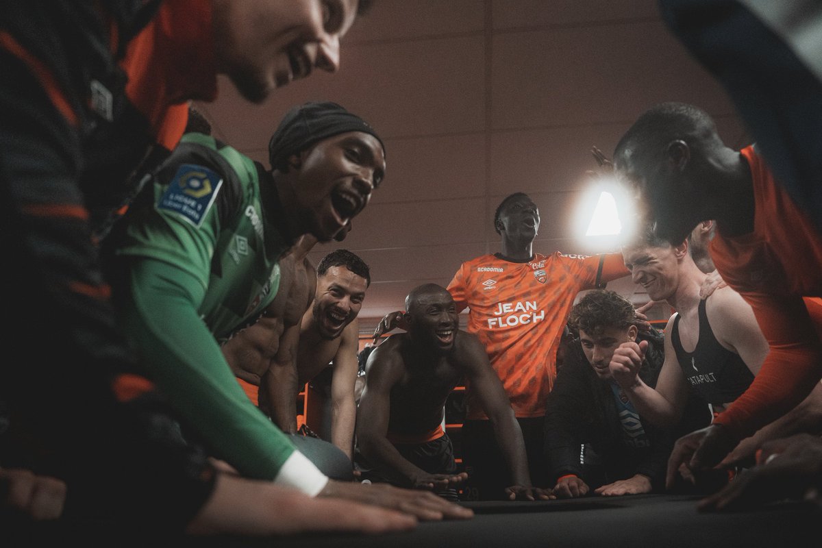 tony_esnault's tweet image. UNE JOURNÉE AU BOULOT. ⚔️🧡

Retour sur le match de ce week-end où les éléments se sont déchaînés !
Une belle victoire pour le @FCLorient et l&apos;opération maintien validée. 🥰

#FCLESTAC