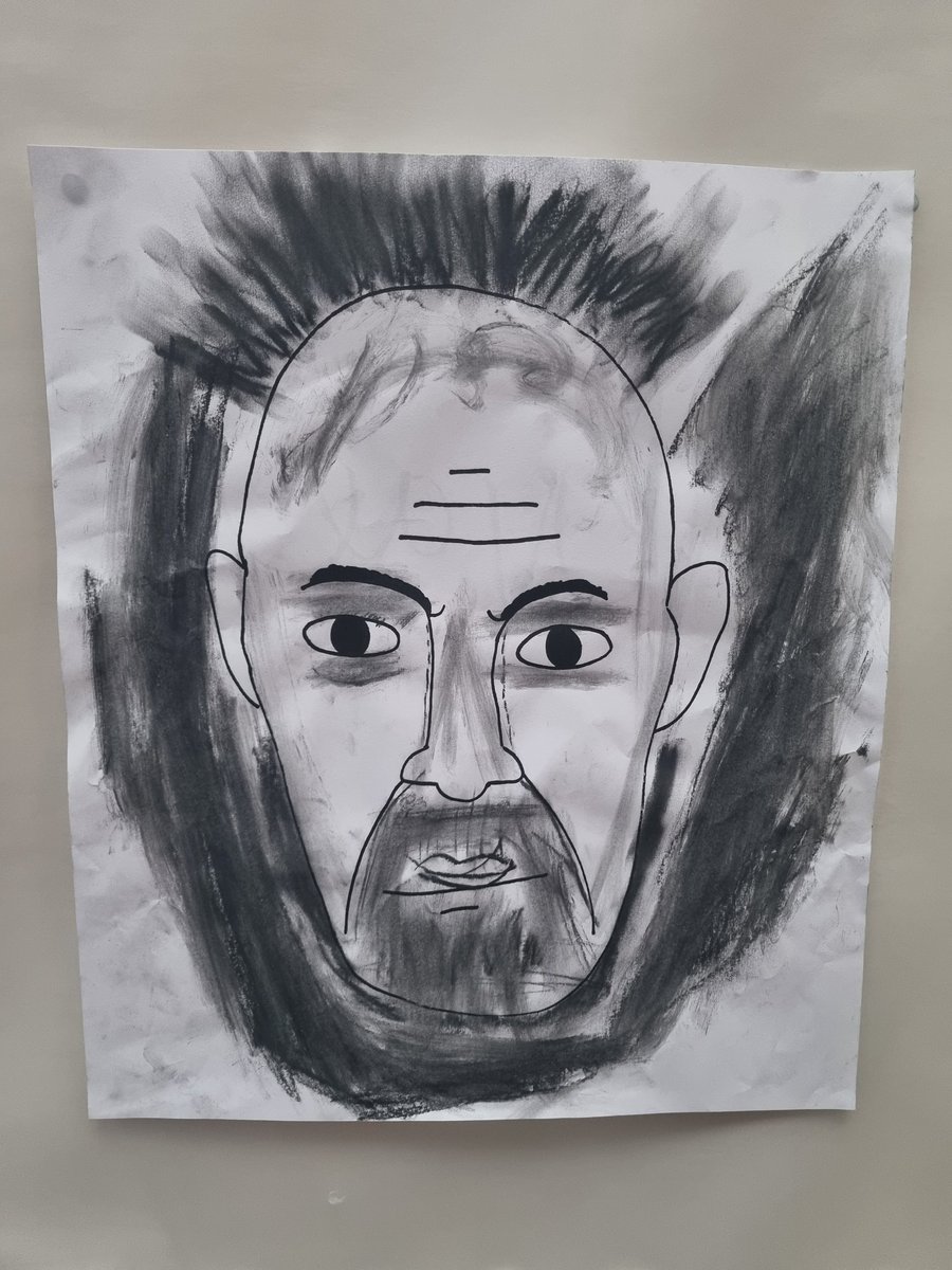 MissCorlessY6's tweet photo. Some fantastic artwork completed last week by our Year 6s - face line drawings using charcoal!
#Kapow #art #KS2art #primaryart https://t.co/4lHdH6J7B2