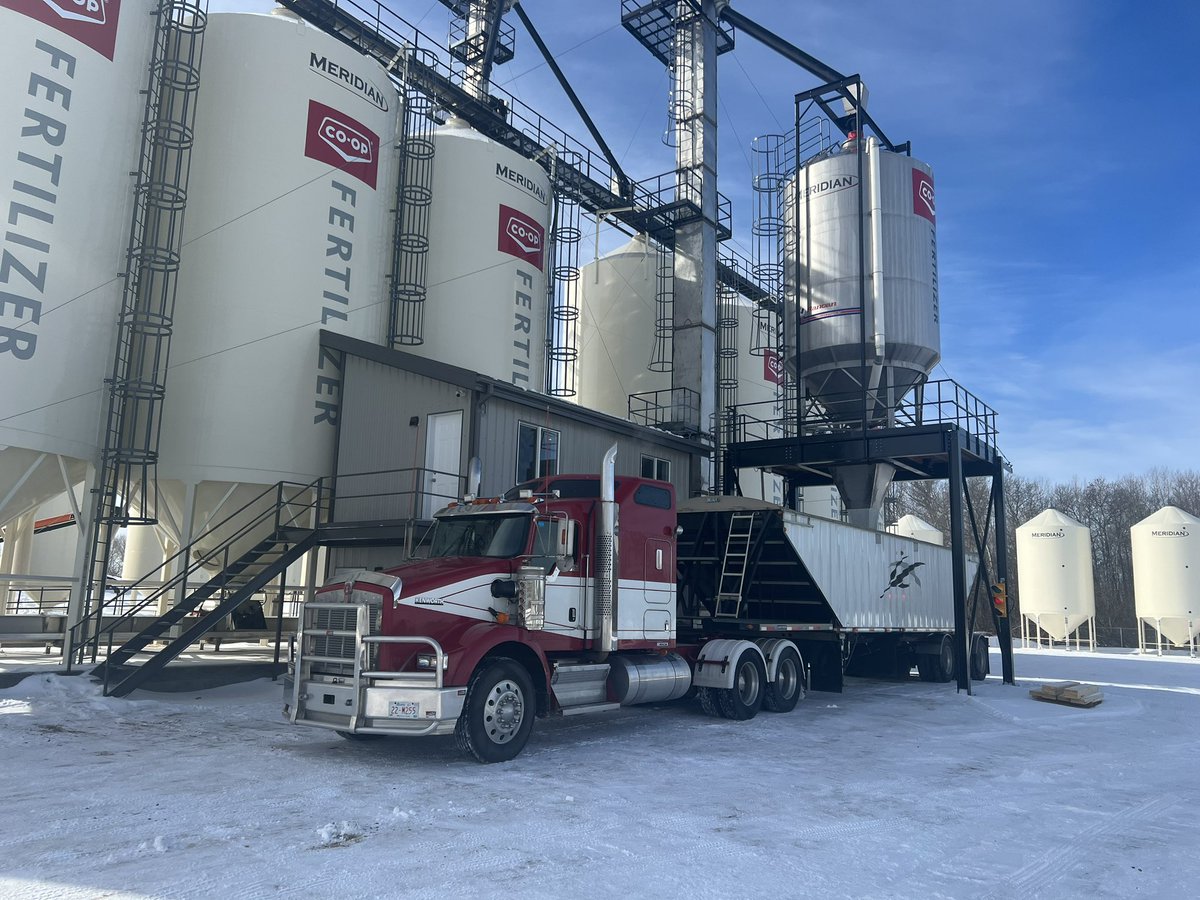 sggalletly's tweet photo. Sedgewick @WildRoseCoop new fertilizer plant is up and running. https://t.co/o6ZogdWNC2