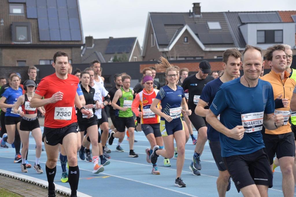 Halve marathon gisteren in Gentbrugge. Michele doet dit zomaar even met de glimlach en in 1u33 zonder specifieke voorbereiding!🥳