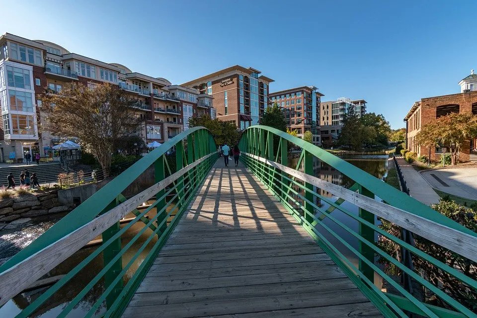 JustaPack's tweet photo. Visit Greenville South Carolina and enjoy exploring the one of the USA's loveliest small cities!
Our guide to Greenville - https://t.co/vrjrWoATMX
@Greenville_SC
#travel #roadtrip #ExploretheUS https://t.co/uvR31iai88