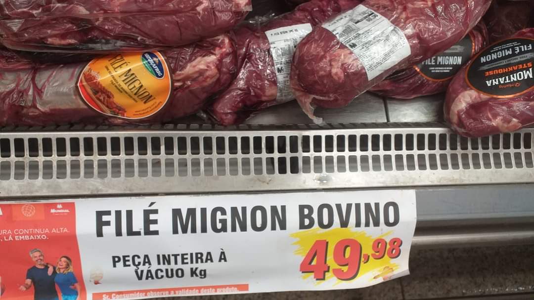 choquei's tweet photo. 🚨BRASIL: Supermercados do país começam a abaixar os preços da carne (picanha, filé mignon e frango). É a maior queda dos últimos 15 meses. https://t.co/3E1yuno1l2