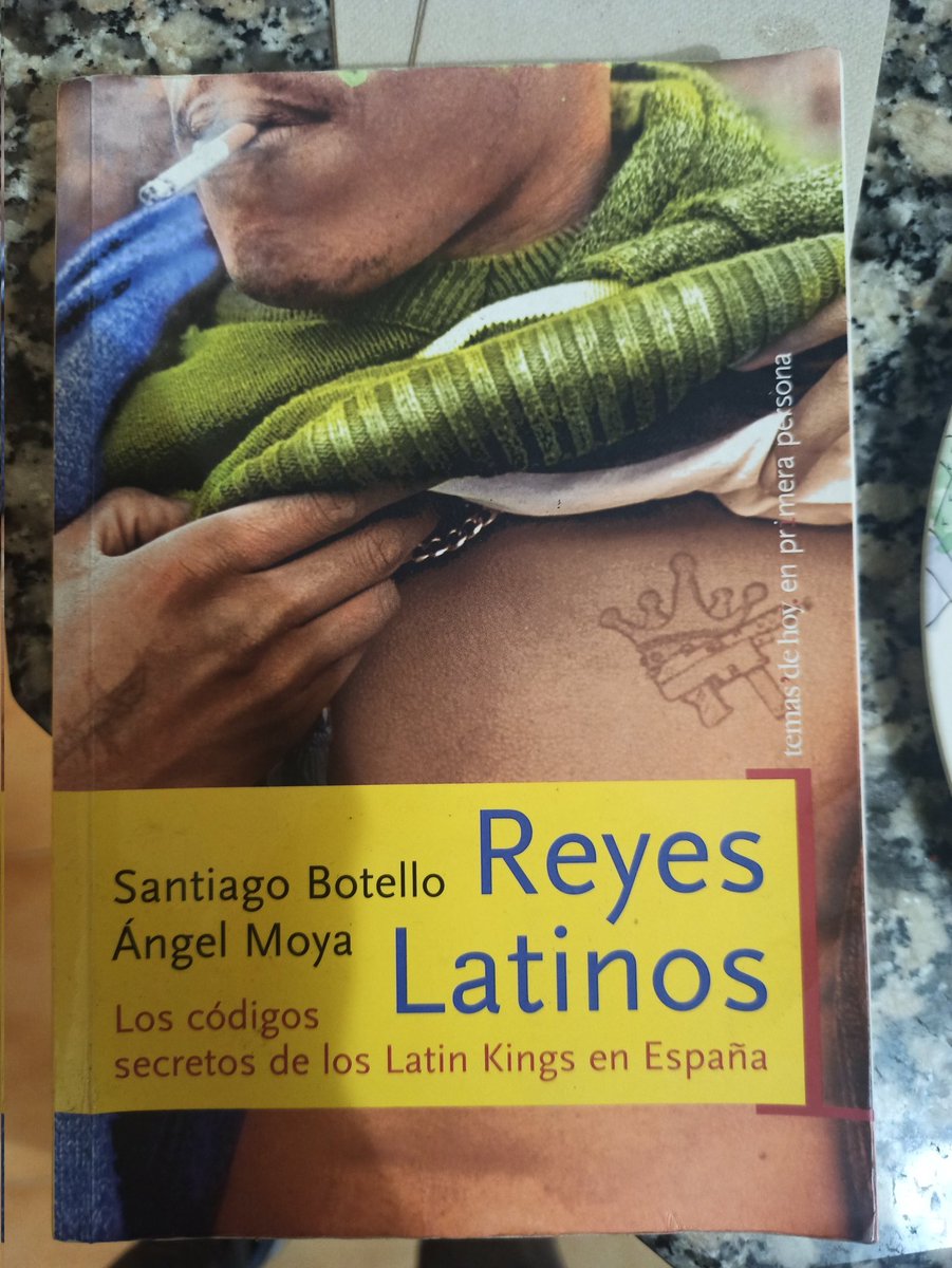 jsvargas02's tweet photo. @LQTDradio escuche tu episodio con Mariah Oliver, vi estas bandas en mi país y aquí me encontré este libro, si quieres profundizar más en la historia te lo recomiendo @Alex_Fidalgo https://t.co/eBB5g8vE3H