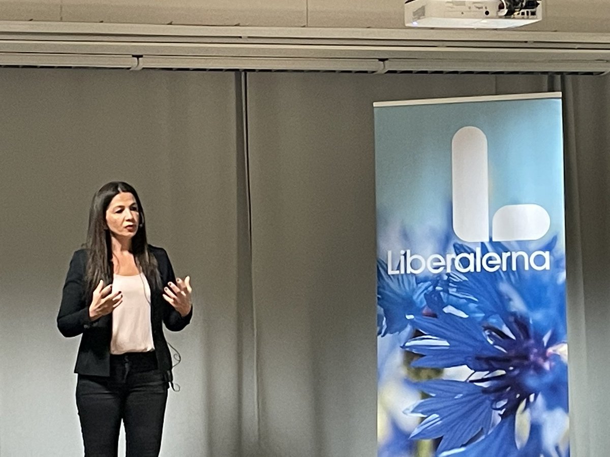 En av Sveriges bästa partisekreterare, <a href="/GulanAvci/">Gulan Avci</a> besöker #uppsala idag. Efter en dag med <a href="/jenniecla/">Jennie Claesson</a> <a href="/MalinHogrell/">Malin SjöbergHögrell</a> &amp; <a href="/LinaNordquist/">Lina Nordquist</a> där många fina verksamheter besöktes, avslutas det hela traditionsenligt med medlemmar i <a href="/Lib_Uppsala/">Liberalerna Uppsala</a>.