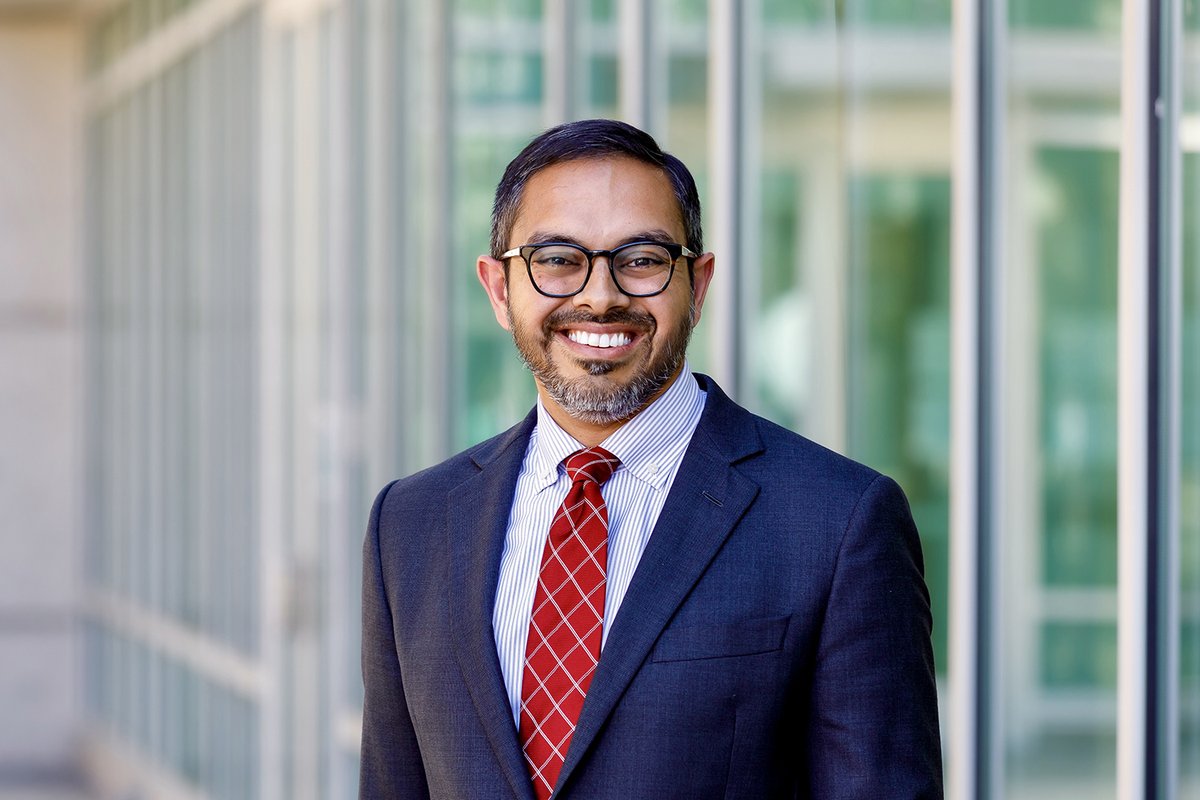 BaylorSOE's tweet photo. Only the best here at #baylorSOE!
Congrats, Dr. Sriram!
NEWS: Dr. Rishi Sriram, assoc prof in Dept of Educational Leadership &amp; director of the MSEd in Higher Education &amp; Student Affairs, named Senior Scholar of @ACPA  (American College Personnel Assn).
https://t.co/FgKH3KMwgR https://t.co/apFp4BBuDU