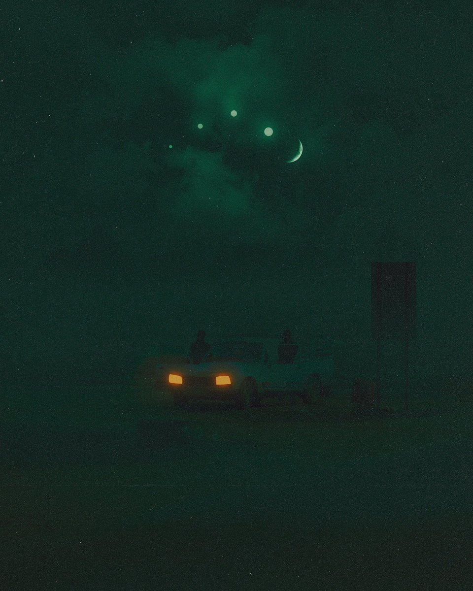 jeurreux's tweet photo. midnight cycles https://t.co/syexj6wMix