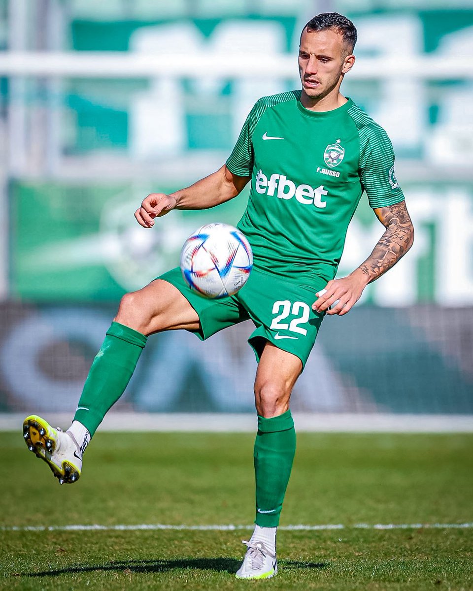 francorusso_'s tweet photo. Buen trabajo equipo !! 3 puntos en casa muy importantes !  Gracias a mis compañeros por ayudarme a conseguir el jugador del mes 💚💪 https://t.co/lWsPvvSb7l