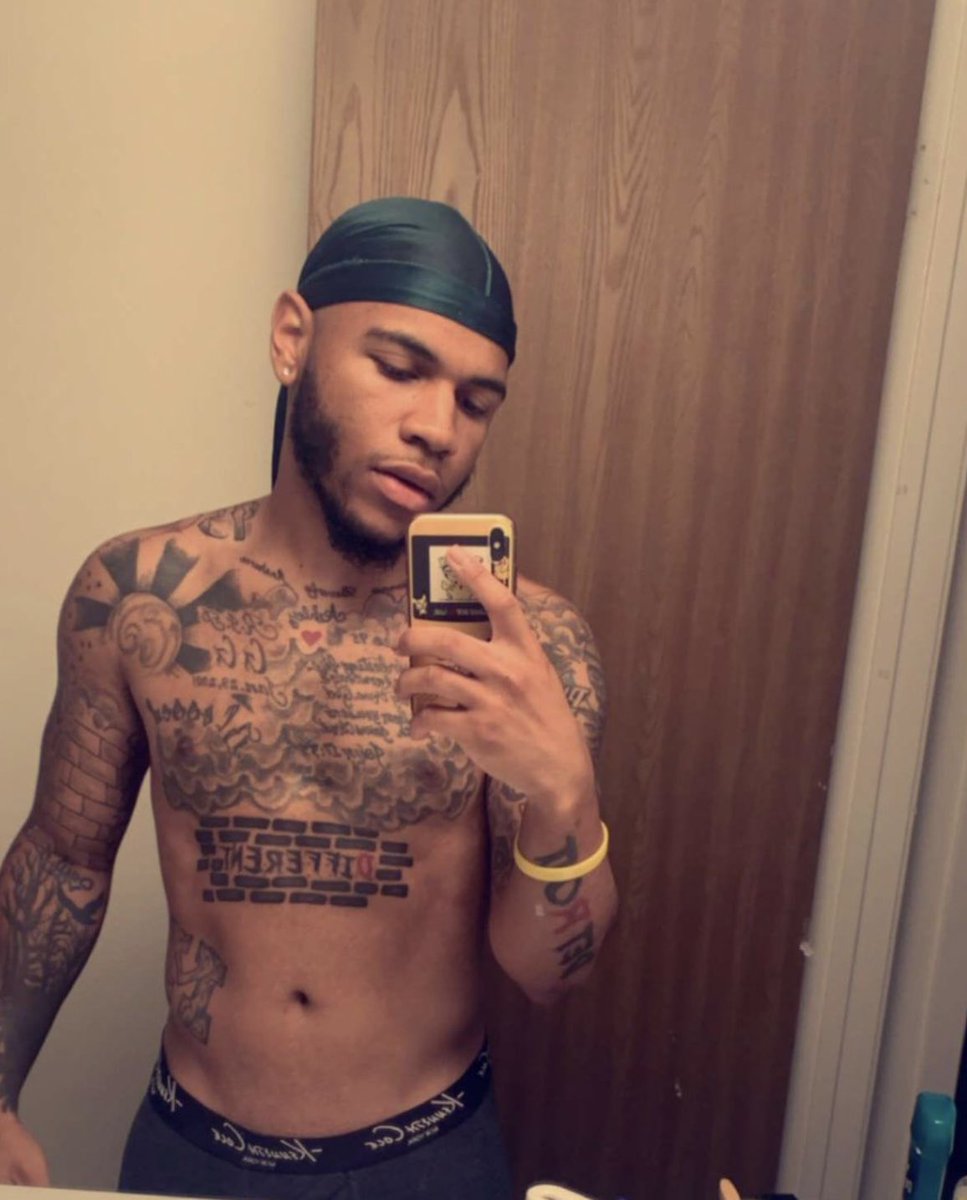 prideparpod's tweet photo. #Dalvo is todayβs #MCM! Comment below who you want us to deem #MCM next! https://t.co/QIhvyyAZHc