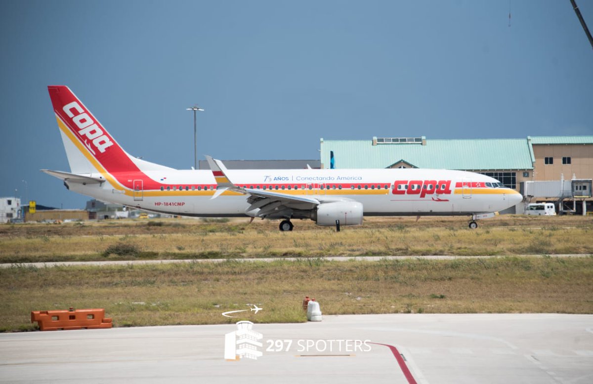 ARUBA_AIRPORT's tweet photo. Finally, she graced us with her presence at the AUA Airport, the new livery of @CopaAirlines in commemoration of their 75th anniversary. ✈️💙
📸: 297spotters
#AUA #AUAAirport #CopaAirlines #Copa75 https://t.co/dnedlC45g2