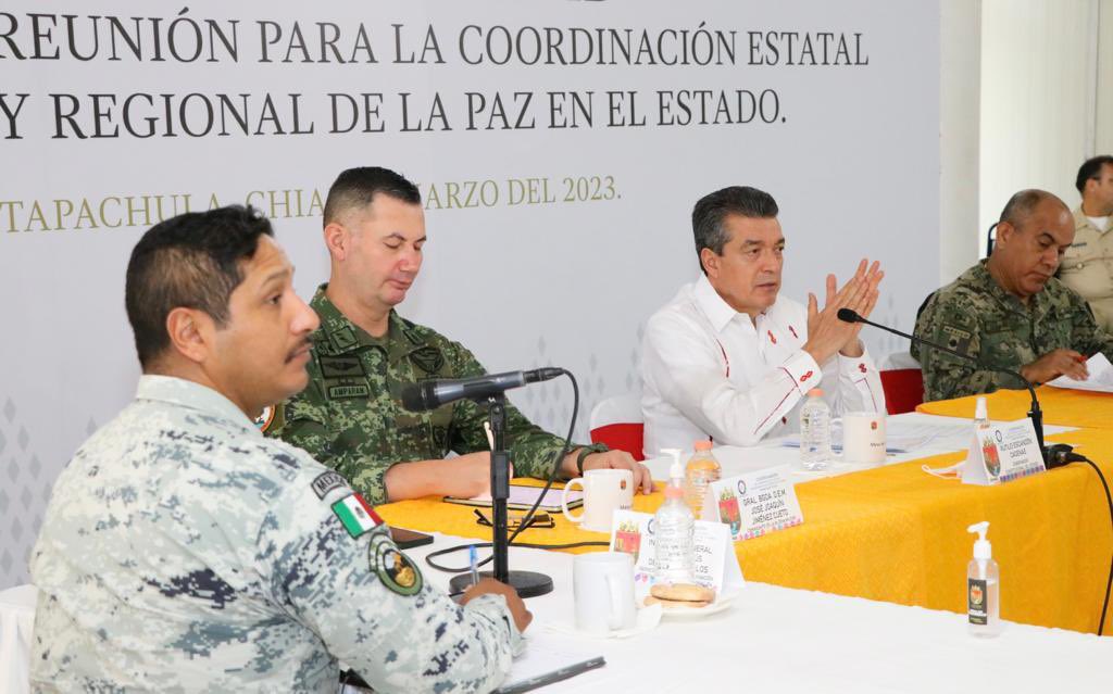 RutilioEscandon's tweet photo. El día de hoy llevamos a cabo las #MesasDeSeguridad desde Tapachula. Nos sumamos para dar certeza sobre el trabajo que impulsan las autoridades de los tres órdenes de Gobierno a favor de las familias chiapanecas. https://t.co/AiSW8euMNT