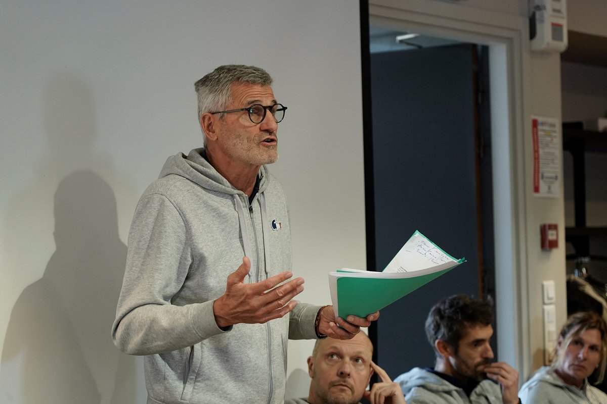 GillesMoretton's tweet photo. 📍Lyon 

Merci au LOU Tennis Parc de Lyon pour l'accueil de cette nouvelle étape "Ensemble pour les clubs" 👍

Des débats et des échanges constructifs avec les enseignants et bénévoles, à propos notamment de l'école de tennis et du rôle des parents. https://t.co/3WwE8bUDXp