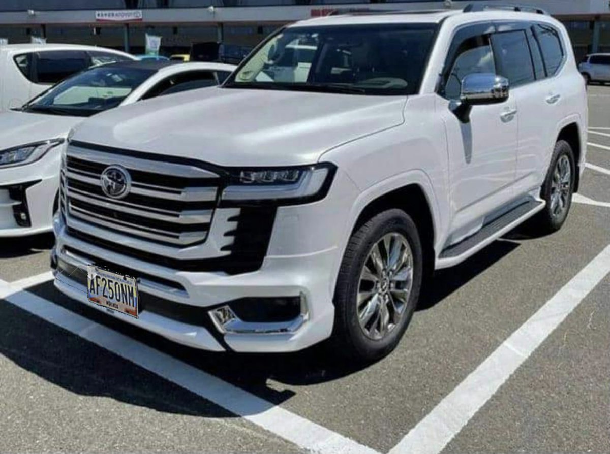 yeligamboa's tweet photo. Que expliquen la mayoría de los militares poseedores de estás camionetas , con que sueldo la compraron.??
por qué plata no hay .👇👇
🤭😂🤗👇👇 https://t.co/BYBgkqVenI