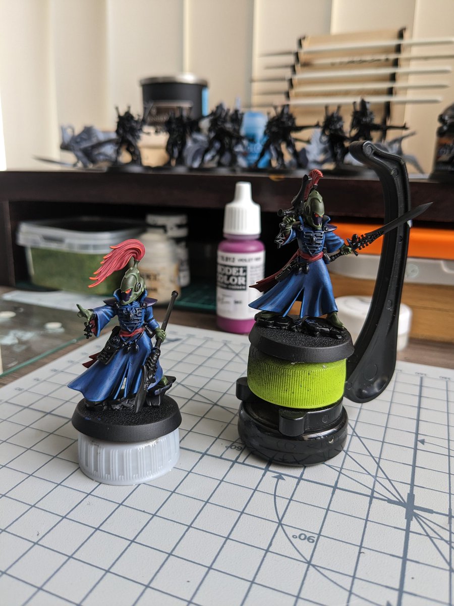 Spent yesterday working on these two fine Asuryani Warlocks for the ol'custom Craftworld. Happy with blends all around! Lots more to finish tonight #WayOfTheBrush #PaintingWarhammer #WarhammerCommunity #warhammer40k #Eldar