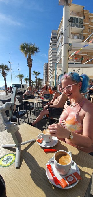 Live from the beach today was so much fun. 89,000 viewers.  Loved it and thanks all. https://t.co/3T