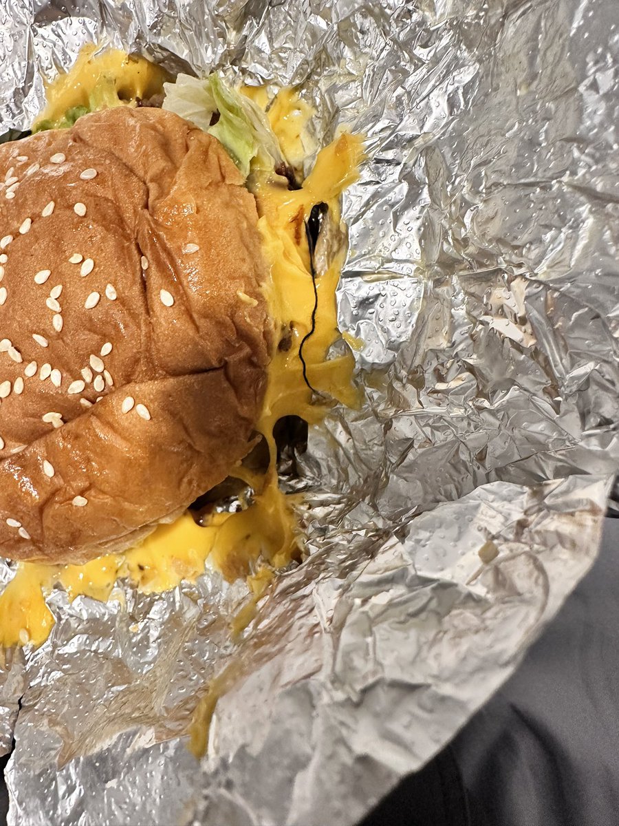 New (@DEADLINEDAY1111) on Twitter photo 2023-03-13 17:45:40 @JustEatUK I open my burger and see something black and long idk if it’s hair it string but it’s disgusting and I’m not eating it @JustEatUK I open my burger and see something black and long idk if it’s hair it string but it’s disgusting and I’m not eating it