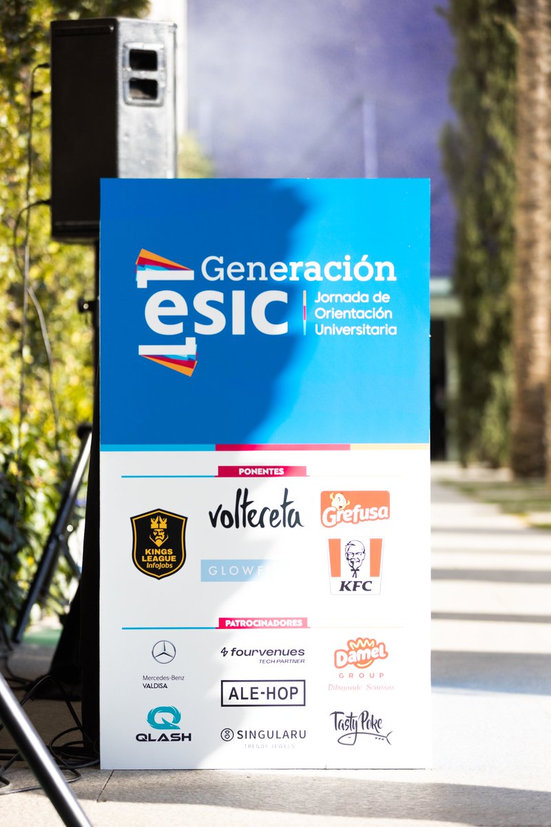 QLASH España 🐉 tweet media