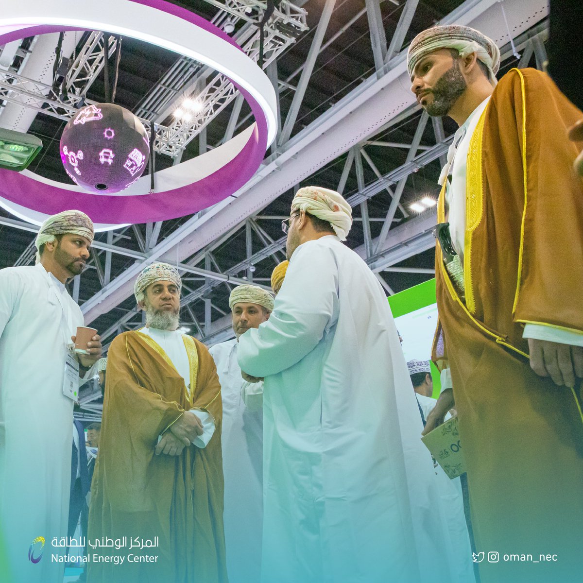 oman_nec's tweet photo. زار سعادة المهندس محسن بن حمد الحضرمي وكيل وزارة الطاقة و المعادن ركن #المركز_الوطني_للطاقة حيث اطلع على مساهمات وتقنيات التكنولوجيا التي يقدمها المركز في مجال الاستدامة ، و ذلك في افتتاح #أسبوع_عمان_للاستدامة ♻️. https://t.co/RDWJp4TYfs
