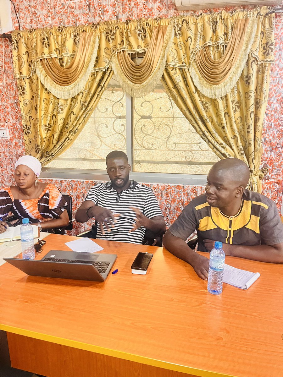 COCEG_GN's tweet photo. L’équipe de la CoCEG a organisée une réunion tant riche que variée sur son fonctionnement, ainsi que les perspectives sociopolitiques de la Transition en Guinée, dans le cadre du projet pour la réalisation des focus groupes sur les besoins prioritaires des citoyens. https://t.co/oqJuDjqAnO