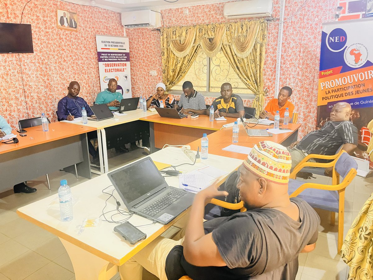 COCEG_GN's tweet photo. L’équipe de la CoCEG a organisée une réunion tant riche que variée sur son fonctionnement, ainsi que les perspectives sociopolitiques de la Transition en Guinée, dans le cadre du projet pour la réalisation des focus groupes sur les besoins prioritaires des citoyens. https://t.co/oqJuDjqAnO