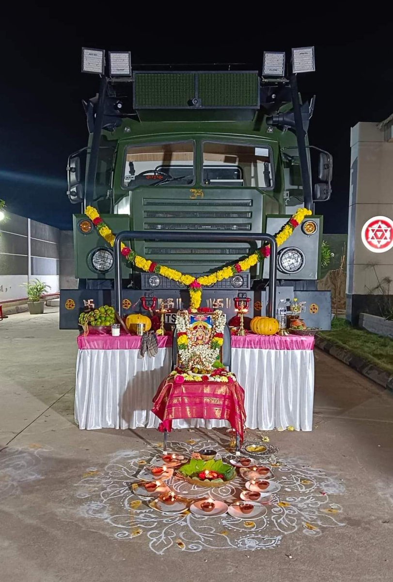 PrasannaNalle's tweet photo. రేపటికి వారాహి సిద్ధం 😍😍😍🙏🙏🙏

@JanaSenaParty @PawanKalyan https://t.co/LZdK0Kkbe2